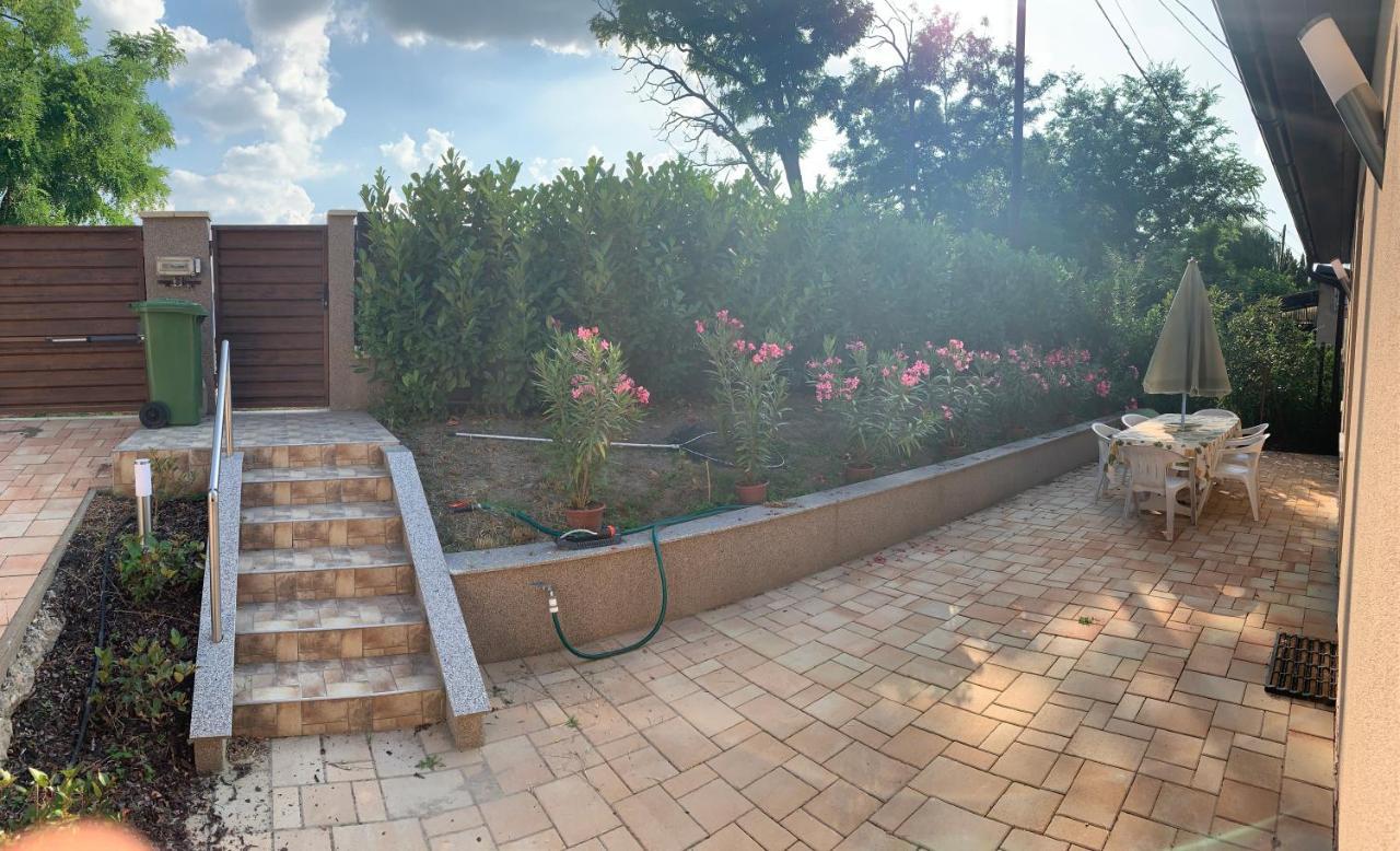 House Carlo Ponty Apartment Tass Bagian luar foto